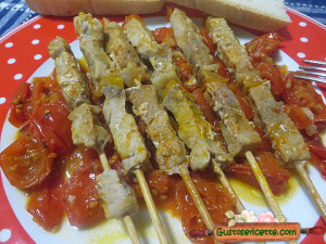 arrosticini al pomodoro, buoni e facili da preparare