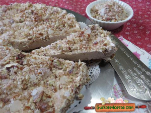 cheesecake al cioccolato e noci, dolce super goloso