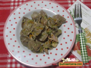 Cappelletti alle more pollo e zucchine