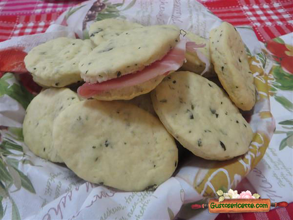 Bocconcini di pane alla menta