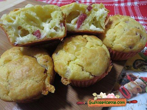 Muffin salati salame e fontal