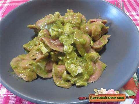 Cappelletti rape rosse pollo e zucchine