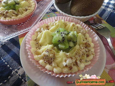 Crostatine senza glutine crema e kiwi