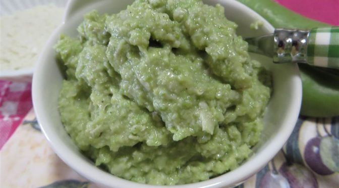Pesto alle fave e pecorino