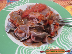 cappelletti carote viola e mousse di mortadella