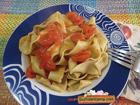 Pappardelle colatura di alici al pomodoro