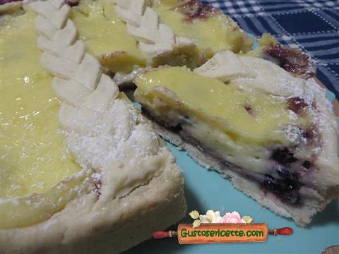 Crostata crema e confettura di more