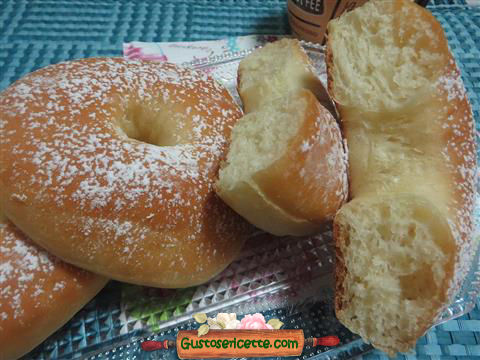 Ciambelle alla ricotta soffici in forno