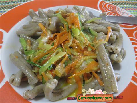 Strozzapreti alla canapa e verdure