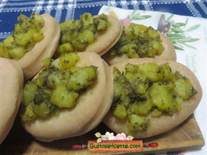 Pizzette rape rosse patate e pesto