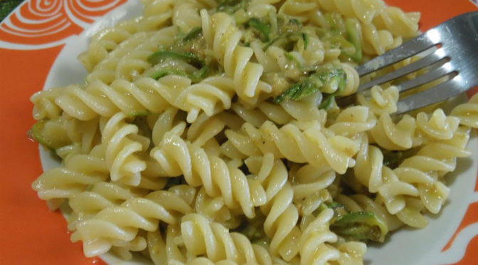 Fusilli taleggio e pesto fiori di zucca