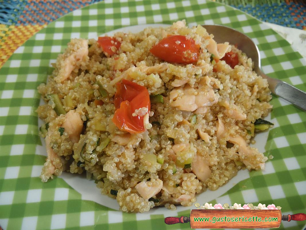 Quinoa zucchine e salmone