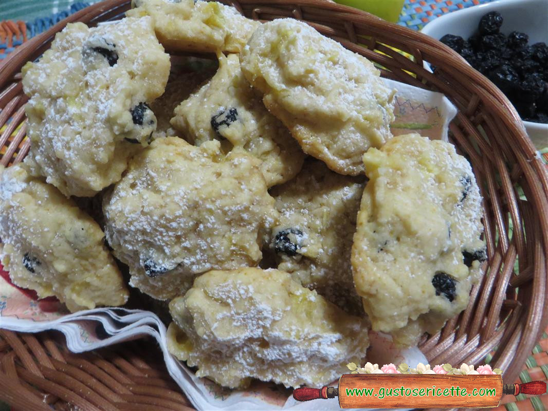 Biscotti alle mele e bacche e di aronia