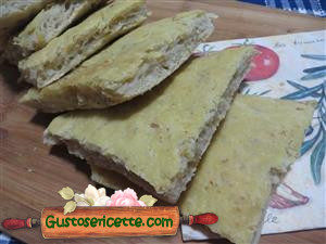 Focaccia con sfrizzoli di maiale