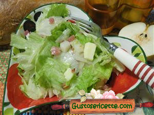 Insalata con pere nashi speck e scamorza