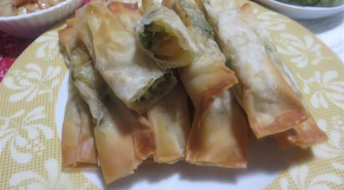 Fagottini di pasta phillo gamberetti e zucchine