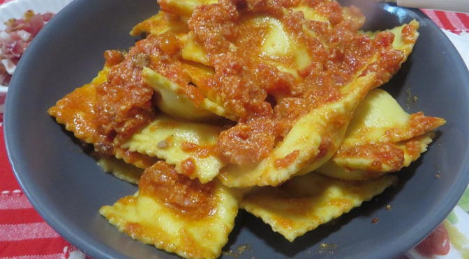 Ravioli ricotta e speck