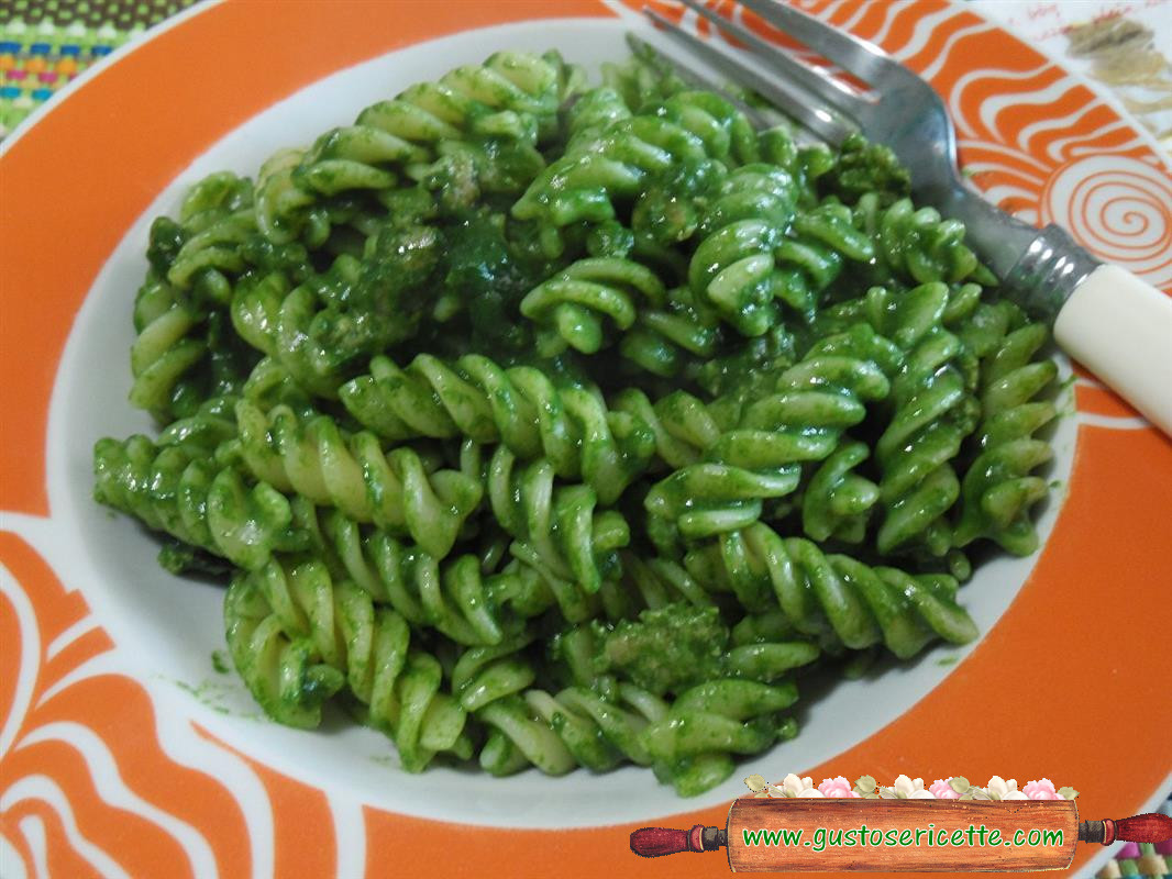 Fusilli salsiccia e spinaci