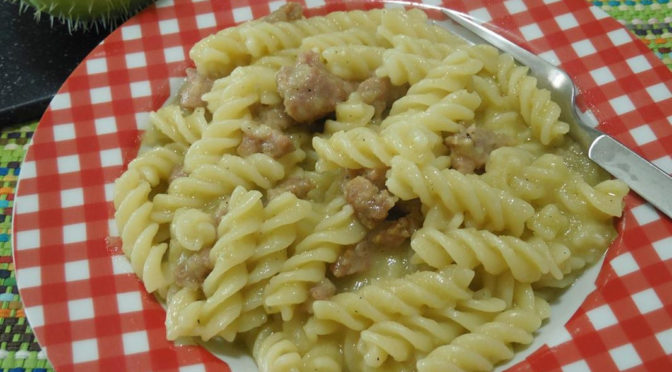 Pasta cremosa alle zucchine spinose