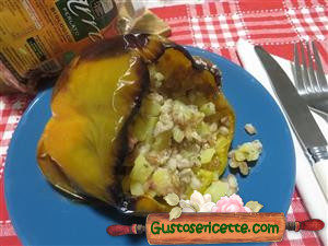 Peperoni ripieni con farro e patate
