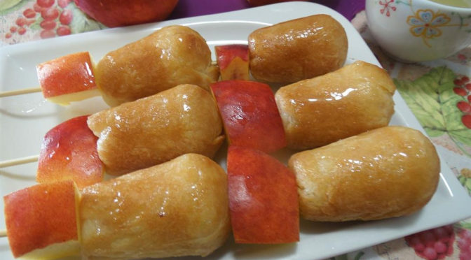 Spiedini di frutta e babà di Luca Montersino