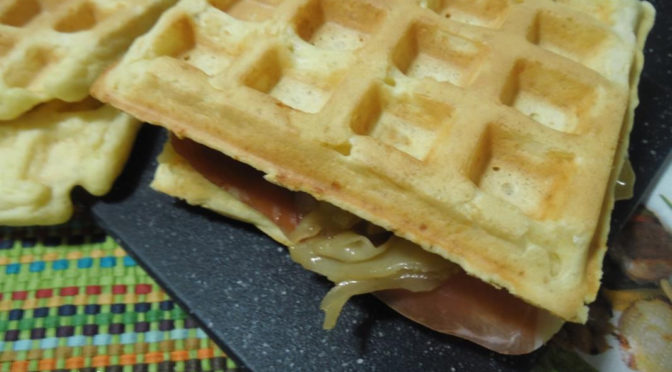 Waffel salati al curry e crauti