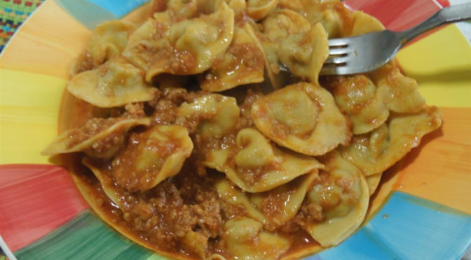 Cappelletti al ragù con farina di lupini
