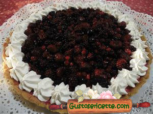 Crostata panna cotta e frutti di bosco