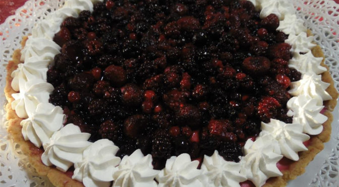 Crostata panna cotta e frutti di bosco
