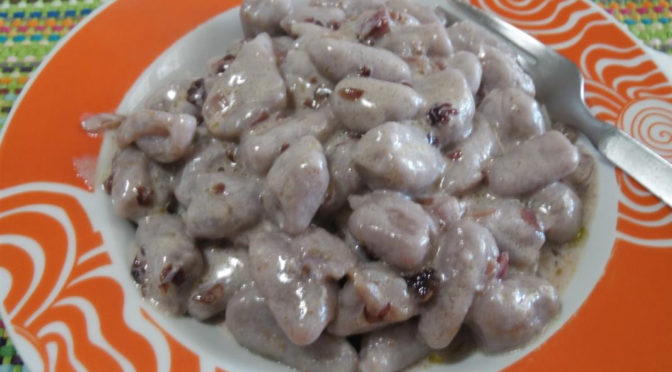 Gnocchi di patate viola al grano tritordeum e radicchio