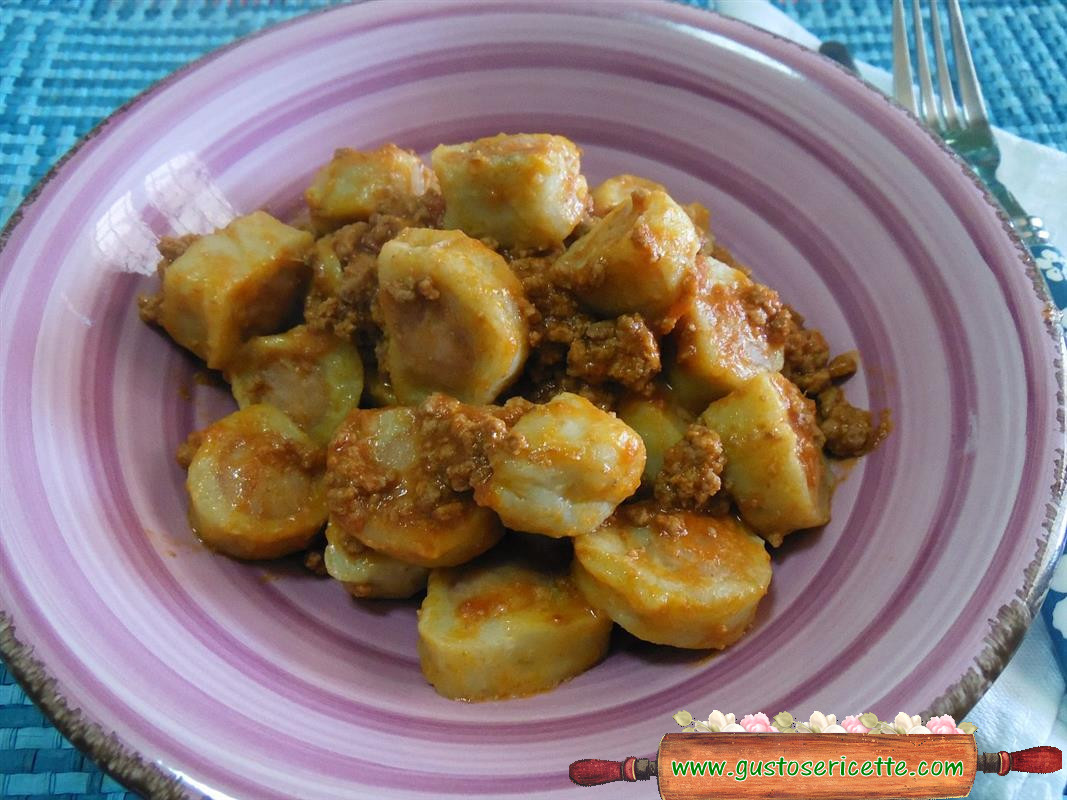 Gnocchi di ricotta e carciofi ripieni con luganega