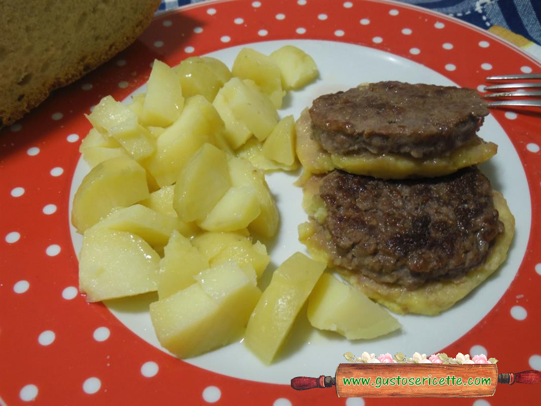 Hamburger doppio di carne e patate