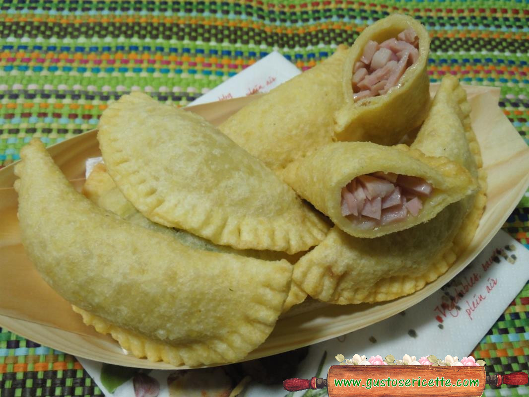 Panzerotti di polenta alla mortadella