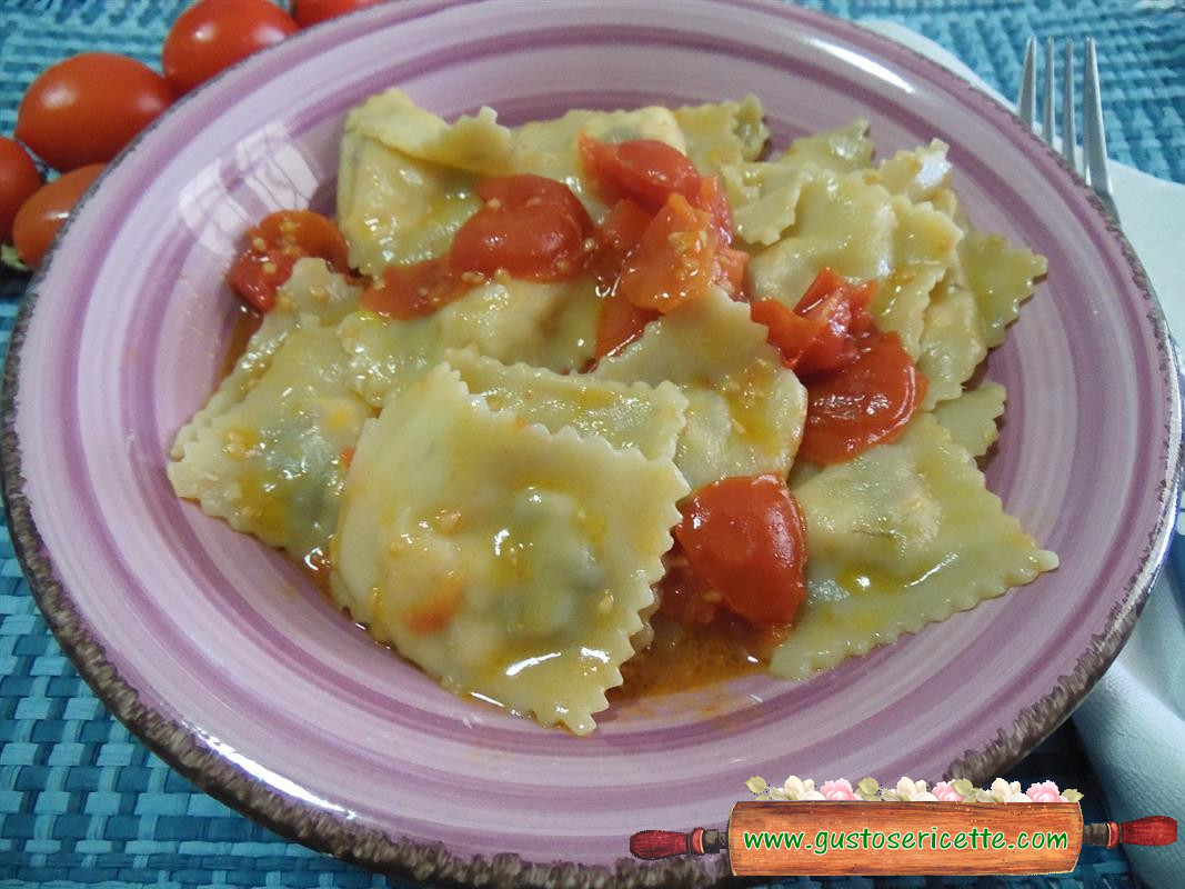 Ravioli di ricotta carciofi e salmone