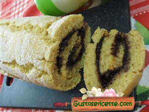 Rotolo light con marmellata di more