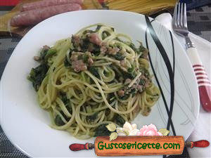 Spaghetti alla borragine con pollo e tacchino