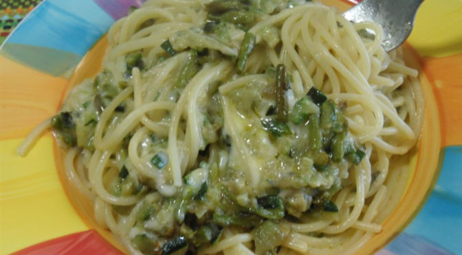 Spaghetti cremosi asparagi e zucchine