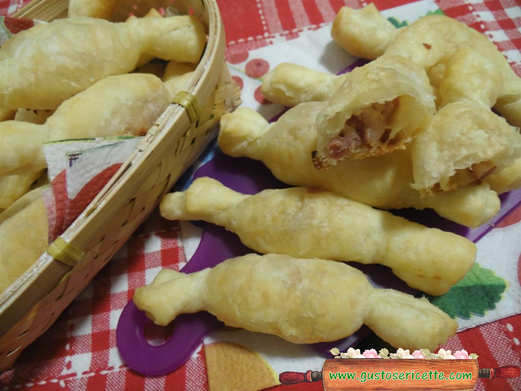 Caramelle di pasta sfoglia salsiccia e taleggio