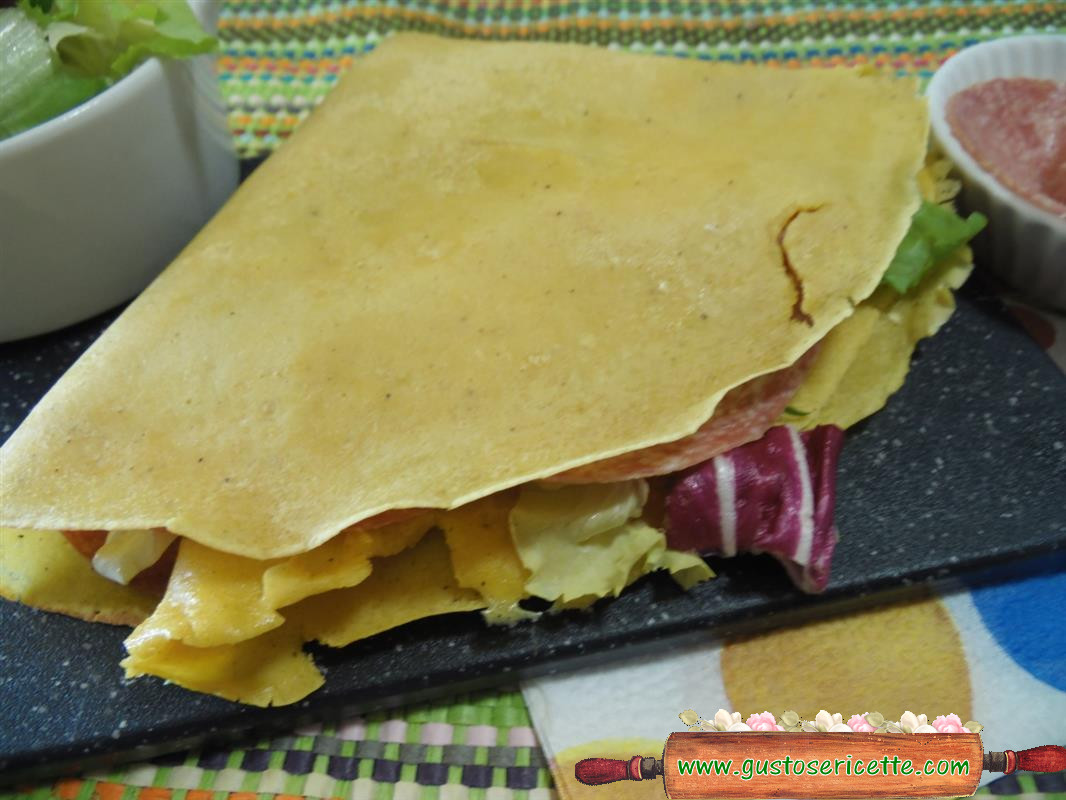 Crepes salate con salame e farina di lupini