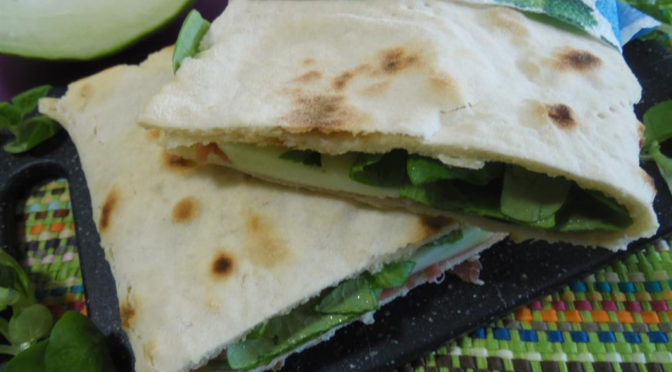 Piadina con esubero lievito madre e farina di kamut