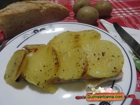 Salmone in crosta di patate