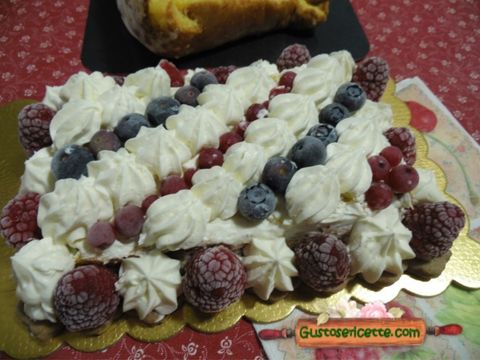 Torta pandoro e crema namelaka