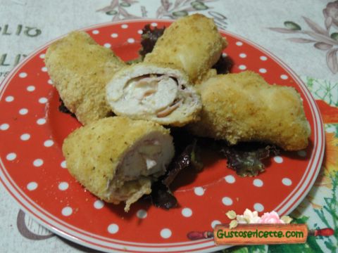 Involtini di tacchino in friggitrice ad aria con prosciutto cotto e primo sale