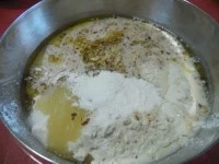 Mettere tutti gli ingredienti in una ciotola