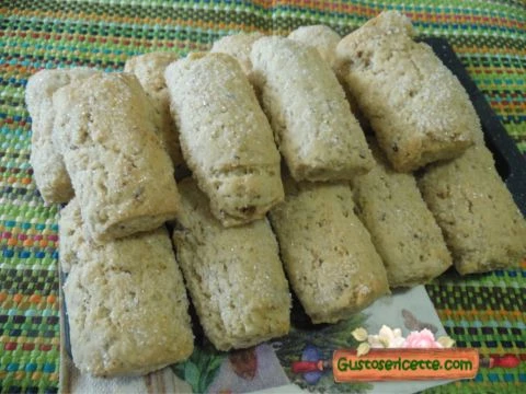Biscotti al latte e nocciole