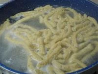 Appena vengono a galla, qualche altro minuto e sono pronti !