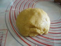 Preparare la base della crostata