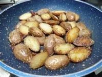 Rosolare bene le patate.