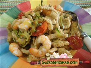 Passatelli freddi con zucchine e gamberoni