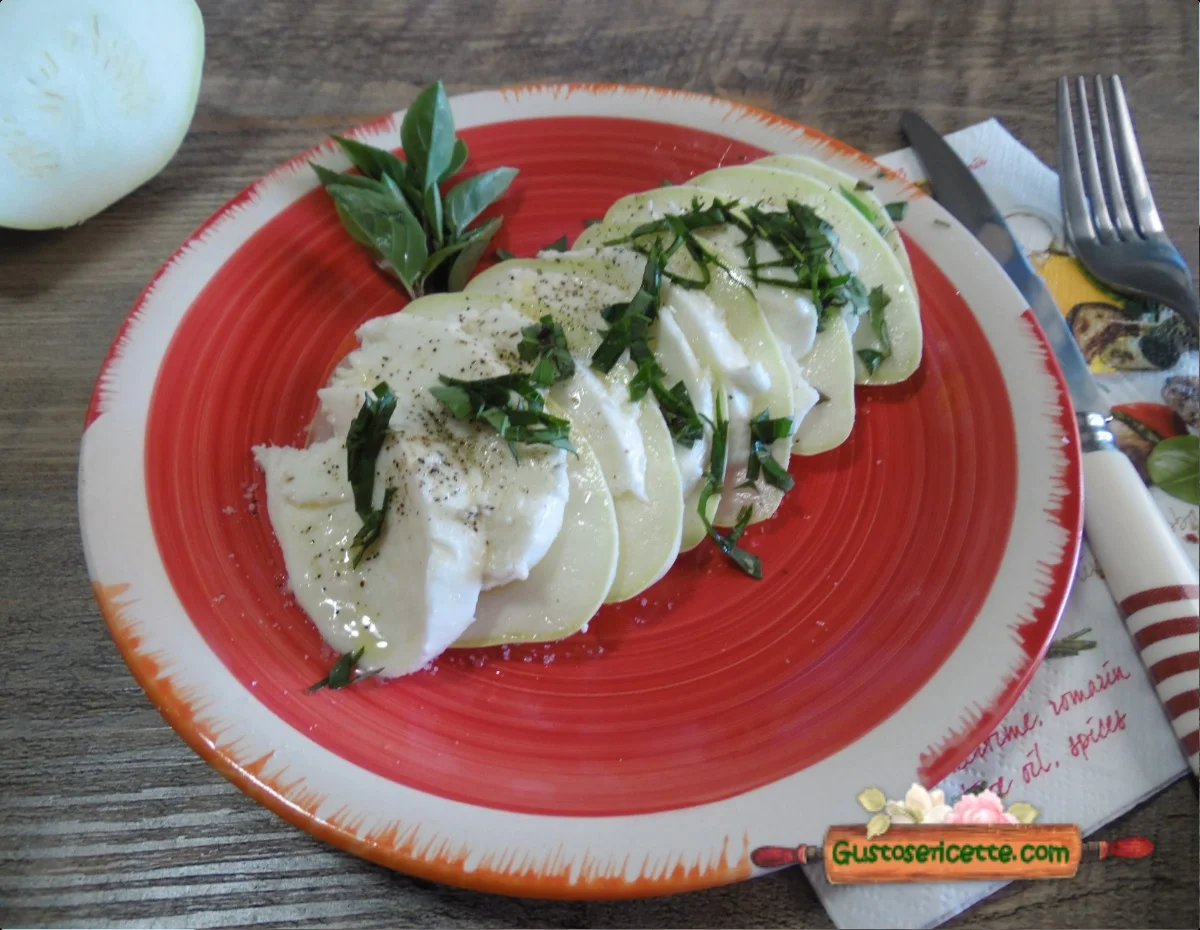 Caprese sfiziosa con zucchine patisson